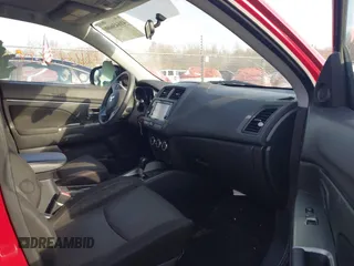 2019 Mitsubishi Outlander ES z VIN JA4AP3AU3KU018453, wystawiony jako IAAI lot #41645600 z przebiegiem 77 960 mil mil oraz . Historia ofert i sprzedaży dostępna na DreamBid. Obrazek 5.