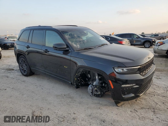 2025 Jeep Grand Cherokee Summit with VIN 1C4RJHEG1S8640375, listed as a Copart auction lot 44253355 with 961 mi miles and Clean title. Bid and sale history available at DreamBid. Image 4.
