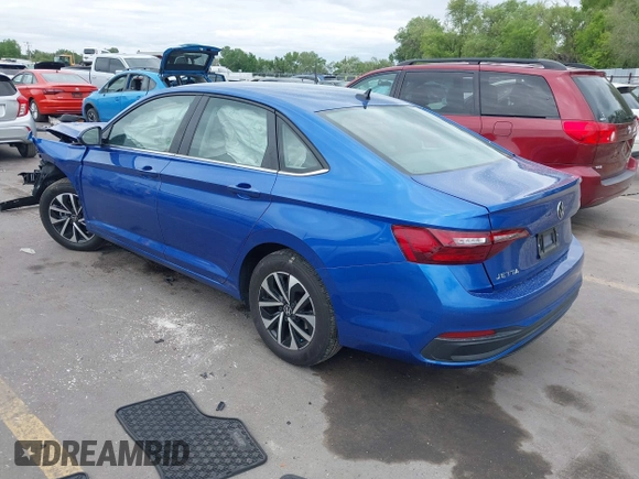 2024 Volkswagen Jetta S с VIN 3VW5M7BU2RM065135, выставлен на аукционе IAAI как лот 42272382 с пробегом 9 555 миль миль и . История ставок и продаж доступна на DreamBid. Изображение 3.