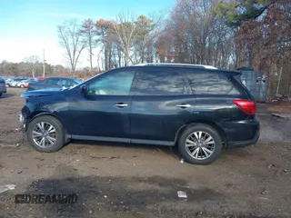 2018 Nissan Pathfinder SV z VIN 5N1DR2MM4JC638201, wystawiony jako IAAI lot #41146126 z przebiegiem 68 155 mil mil oraz . Historia ofert i sprzedaży dostępna na DreamBid. Obrazek 14.