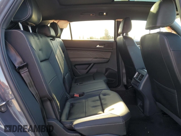 2023 Volkswagen Atlas SEL z VIN 1V2SE2CA8PC210959, wystawiony jako Copart lot #73726564 z przebiegiem 27 799 mil mil oraz Szkoda całkowita • Salvage title. Historia ofert i sprzedaży dostępna na DreamBid. Obrazek 10.