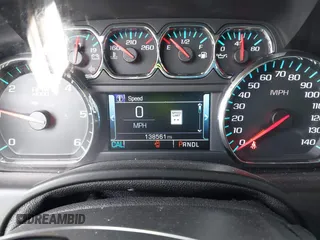 2017 Chevrolet Tahoe Premier z VIN 1GNSCCKC9HR229204, wystawiony jako IAAI lot #42066553 z przebiegiem 138 561 mil mil oraz . Historia ofert i sprzedaży dostępna na DreamBid. Obrazek 7.