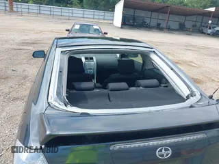 2010 Scion tC z VIN JTKDE3B71A0307038, wystawiony jako IAAI lot #39720503 z przebiegiem 133 853 mil mil oraz . Historia ofert i sprzedaży dostępna na DreamBid. Obrazek 6.