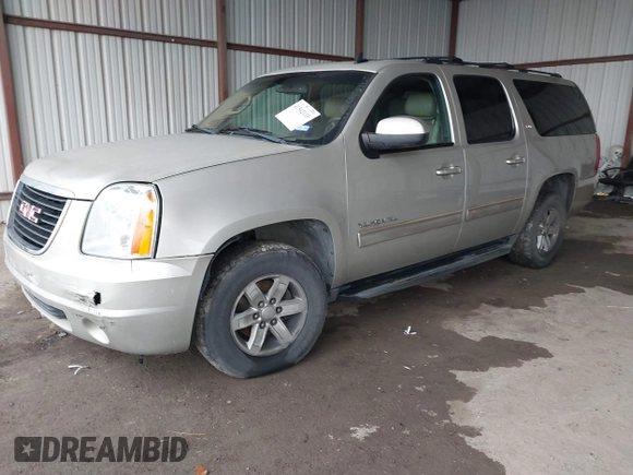 2014 GMC Yukon XL SLT with VIN 1GKS1KE08ER200562, listed as a IAAI auction lot 41502110 with 222,369 mi miles. Bid and sale history available at carsss.com. Image 17.