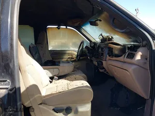 1999 Ford Super Duty F-250 XL with VIN 1FTNW21F3XEA73346, listed as a IAAI auction lot 41720350 with 193,884 mi miles. Bid and sale history available at carsss.com. Image 5.