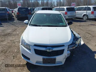 2014 Chevrolet Cruze 1LT z VIN 1G1PC5SB2E7260845, wystawiony jako IAAI lot #41847899 z przebiegiem 87 720 mil mil oraz . Historia ofert i sprzedaży dostępna na DreamBid. Obrazek 6.