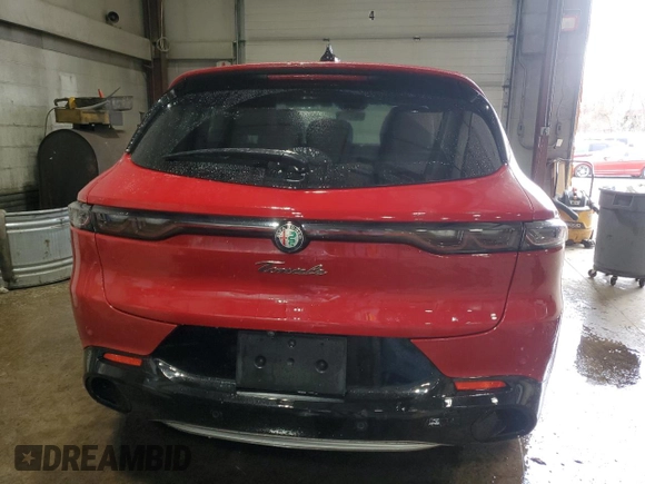 2024 Alfa Romeo Tonale Ti z VIN ZASPATCW8R3049721, wystawiony jako Copart lot #51983565 z przebiegiem 9 807 mil mil oraz Szkoda całkowita • Salvage title. Historia ofert i sprzedaży dostępna na DreamBid. Obrazek 6.