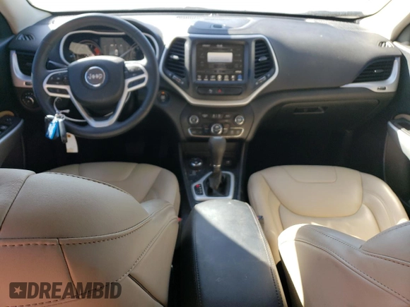 2017 Jeep Cherokee Latitude with VIN 1C4PJMCS0HW631940, listed as a Copart auction lot 76422654 with 58,220 mi miles and Salvage Title. Bid and sale history available at DreamBid. Image 8.