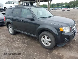 2011 Ford Escape XLT z VIN 1FMCU9DG7BKC35673, wystawiony jako IAAI lot #42521258 z przebiegiem Nie podano mil oraz . Historia ofert i sprzedaży dostępna na DreamBid. Obrazek 1.