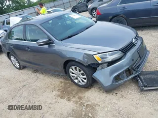 2013 Volkswagen Jetta SE с VIN 3VWDP7AJ4DM270751, выставлен на аукционе IAAI как лот 42566671 с пробегом 160 458 миль миль и . История ставок и продаж доступна на DreamBid. Изображение 1.