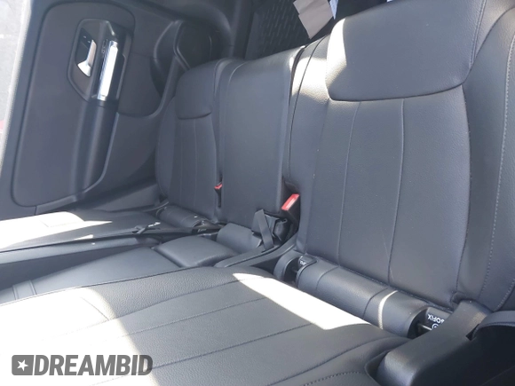 2021 Mercedes-Benz GLB 250 z VIN W1N4M4HB0MW104535, wystawiony jako IAAI lot #41585488 z przebiegiem 33 409 mil mil oraz . Historia ofert i sprzedaży dostępna na DreamBid. Obrazek 8.
