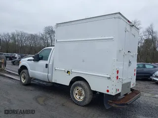2015 Ford Super Duty F-250 SRW XL with VIN 1FDBF2B66FED21648, listed as a IAAI auction lot 41700328 with 370,599 mi miles. Bid and sale history available at carsss.com. Image 3.