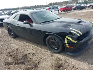 2022 Dodge Challenger R/T Scat Pack z VIN 2C3CDZFJ3NH222982, wystawiony jako IAAI lot #42065387 z przebiegiem 39 857 mil mil oraz . Historia ofert i sprzedaży dostępna na DreamBid. Obrazek 1.