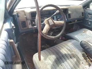 1988 Chevrolet Celebrity z VIN 1G1AW51W8J6159794, wystawiony jako Copart lot #47321315 z przebiegiem 181 956 mil mil oraz Nie do naprawy. Historia ofert i sprzedaży dostępna na DreamBid. Obrazek 8.