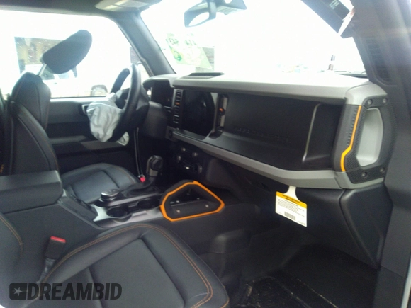 2023 Ford Bronco z VIN 1FMEE5DP9PLB30696, wystawiony jako IAAI lot #41468543 z przebiegiem 12 465 mil mil oraz . Historia ofert i sprzedaży dostępna na DreamBid. Obrazek 5.