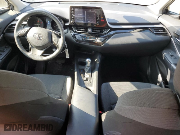 2021 Toyota C-HR LE z VIN JTNKHMBX0M1096503, wystawiony jako Copart lot #55501725 z przebiegiem 29 774 mil mil oraz Szkoda całkowita • Salvage title. Historia ofert i sprzedaży dostępna na DreamBid. Obrazek 8.