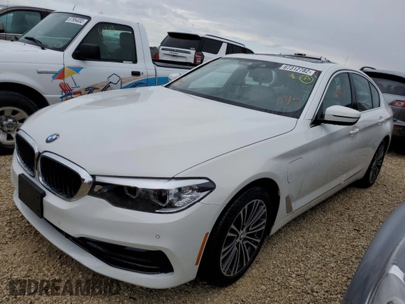 2020 BMW 5 Series z VIN WBAJB1C01LCE63543, wystawiony jako Copart lot #67312782 z przebiegiem 16 121 mil mil oraz . Historia ofert i sprzedaży dostępna na DreamBid. Obrazek 2.
