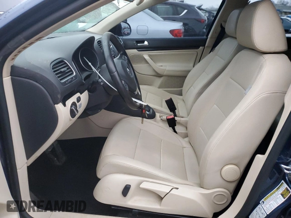 2013 Volkswagen Jetta TDI w/Sunroof & Nav с VIN 3VWPL7AJ3DM635803, выставлен на аукционе Copart как лот 45027775 с пробегом 169 235 миль миль и Списание • Salvage title. История ставок и продаж доступна на DreamBid. Изображение 7.