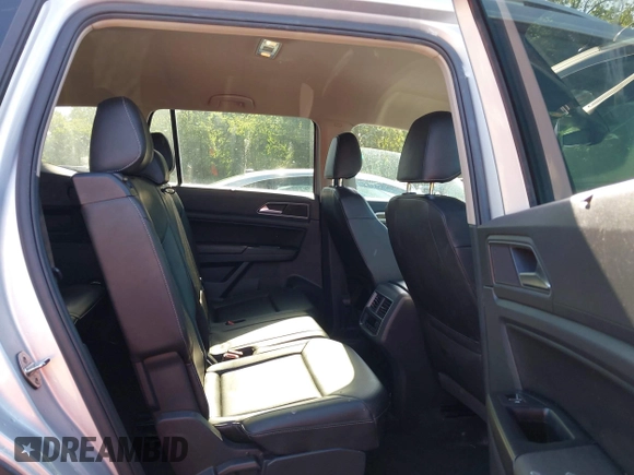 2019 Volkswagen Atlas SE with VIN 1V2UR2CA2KC557449, listed as a IAAI auction lot 42281302 with 106,739 mi miles and . Bid and sale history available at DreamBid. Image 8.
