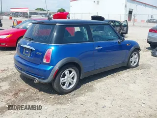 2006 MINI Hardtop with VIN WMWRC33596TJ75357, listed as a IAAI auction lot 42016124 with Not Provided miles and . Bid and sale history available at DreamBid. Image 4.