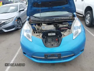2012 Nissan LEAF SL with VIN JN1AZ0CP0CT024663, listed as a IAAI auction lot 42136940 with 39,101 mi miles. Bid and sale history available at carsss.com. Image 15.