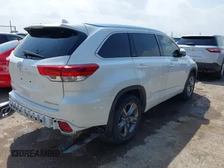 2019 Toyota Highlander Limited with VIN 5TDDZRFH5KS958544, listed as a IAAI auction lot 42094765 with 110,364 mi miles and . Bid and sale history available at DreamBid. Image 4.