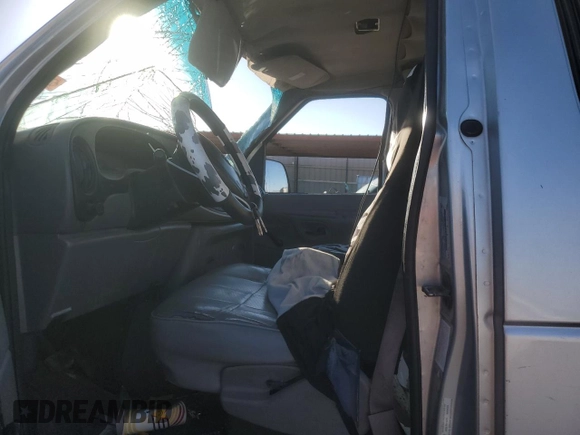 2002 Ford Econoline Passenger XL с VIN 1FBSS31S92HA05274, выставлен на аукционе Copart как лот 85349444 с пробегом 492 474 миль миль и Списание • Salvage title. История ставок и продаж доступна на DreamBid. Изображение 7.
