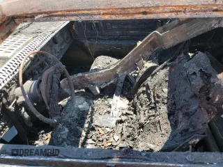 1979 Cadillac Eldorado z VIN 6L57B9E638130, wystawiony jako Copart lot #56873134 z przebiegiem Nie podano mil oraz Nie do naprawy • Non repairable. Historia ofert i sprzedaży dostępna na DreamBid. Obrazek 7.