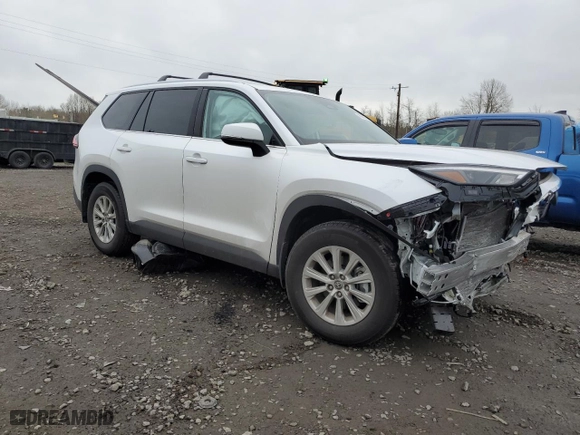 2024 Toyota Grand Highlander XLE with VIN 5TDAAAB52RS054216, listed as a Copart auction lot 46365855 with 0 mi miles and Salvage Title. Bid and sale history available at carsss.com. Image 4.