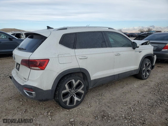 2022 Volkswagen Taos SEL with VIN 3VV2X7B20NM036918, listed as a Copart auction lot 42163805 with 34,667 mi miles and Salvage Title. Bid and sale history available at carsss.com. Image 3.