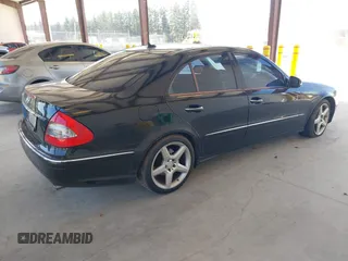 2009 Mercedes-Benz E-Class Luxury 3.5L with VIN WDBUF56X29B409585, listed as a IAAI auction lot 42046431 with 217,755 mi miles. Bid and sale history available at carsss.com. Image 4.