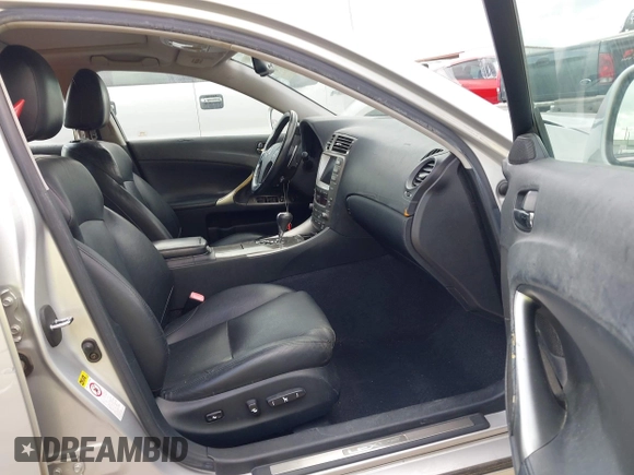 2006 Lexus IS 350 z VIN JTHBE262165008682, wystawiony jako IAAI lot #42683004 z przebiegiem 110 460 mil mil oraz . Historia ofert i sprzedaży dostępna na DreamBid. Obrazek 5.