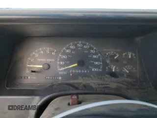 1998 Chevrolet Silverado 1500 with VIN 1GCEK19R2WE133619, listed as a Copart auction lot 55303545 with 200,306 mi miles and Salvage Title. Bid and sale history available at DreamBid. Image 9.