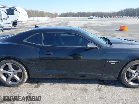 2014 Chevrolet Camaro SS with VIN 2G1FJ1EJ8E9305427, listed as a IAAI auction lot 41968978 with 157,577 mi miles. Bid and sale history available at carsss.com. Image 13.