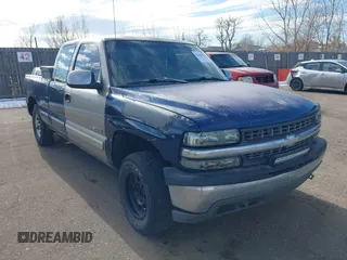 2000 Chevrolet Silverado 1500 LS with VIN 2GCEK19T6Y1182273, listed as a IAAI auction lot 41466514 with 292,402 mi miles. Bid and sale history available at carsss.com. Image 1.