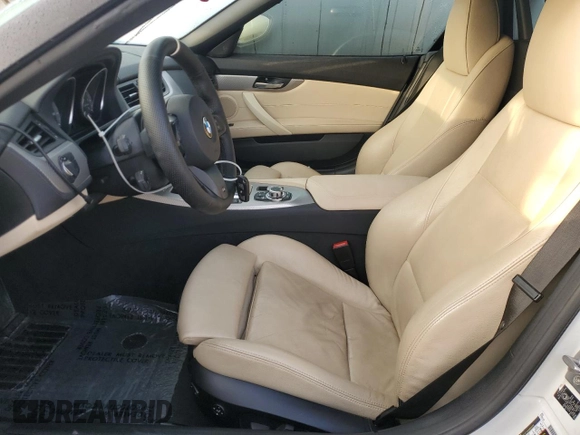 2011 BMW Z4 sDrive35is with VIN WBALM1C55BE393706, listed as a Copart auction lot 81055784 with 87,901 mi miles and Clean title. Bid and sale history available at DreamBid. Image 7.