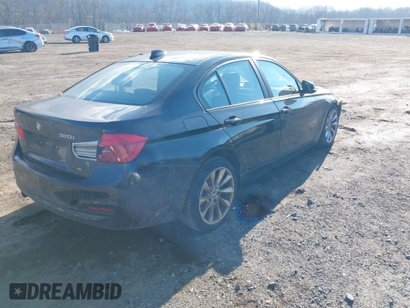 2018 BMW 3 Series 320i xDrive with VIN WBA8E5G57JNU47476, listed as a IAAI auction lot 41319816 with 38,755 mi miles. Bid and sale history available at carsss.com. Image 4.