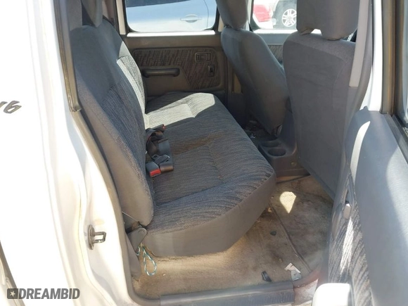 2000 Nissan Frontier 2WD XE with VIN 1N6ED27T0YC387758, listed as a IAAI auction lot 41981132 with 247,214 mi miles. Bid and sale history available at carsss.com. Image 8.