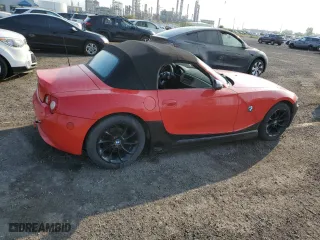 2005 BMW Z4 2.5i with VIN 4USBT33515LR70061, listed as a Copart auction lot 68570904 with 0 mi miles and Non Repairable. Bid and sale history available at carsss.com. Image 3.