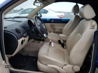 2008 Volkswagen Beetle SE with VIN 3VWRG31Y98M400590, listed as a Copart auction lot 86334134 with 118,307 mi miles and Salvage title. Bid and sale history available at DreamBid. Image 7.