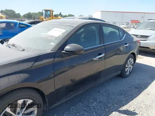 2019 Nissan Altima S z VIN 1N4BL4BV0KC233402, wystawiony jako IAAI lot #41917621 z przebiegiem 115 224 mil mil oraz . Historia ofert i sprzedaży dostępna na DreamBid. Obrazek 14.