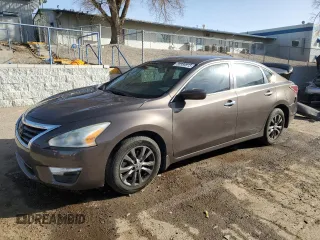 2015 Nissan Altima SV z VIN 1N4AL3AP8FC462361, wystawiony jako Copart lot #88959815 z przebiegiem 102 947 mil mil oraz Szkoda całkowita • Salvage title. Historia ofert i sprzedaży dostępna na DreamBid. Obrazek 1.