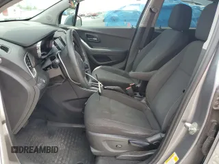 2020 Chevrolet Trax LS z VIN 3GNCJKSB3LL227038, wystawiony jako Copart lot #60031745 z przebiegiem 111 416 mil mil oraz Nie do naprawy • Non repairable. Historia ofert i sprzedaży dostępna na DreamBid. Obrazek 7.