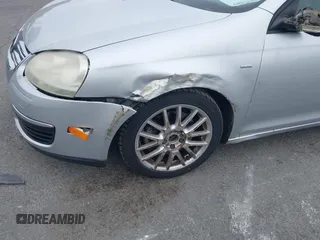 2008 Volkswagen Jetta Wolfsburg Edition с VIN 3VWRJ71K98M154838, выставлен на аукционе IAAI как лот 42005489 с пробегом 199 298 миль миль и . История ставок и продаж доступна на DreamBid. Изображение 6.