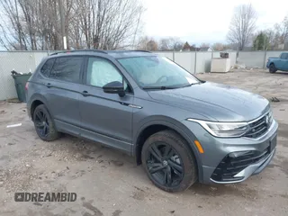 2024 Volkswagen Tiguan SE R-Line Black с VIN 3VV8B7AXXRM116335, выставлен на аукционе IAAI как лот 41842005 с пробегом 460 миль миль и . История ставок и продаж доступна на DreamBid. Изображение 1.
