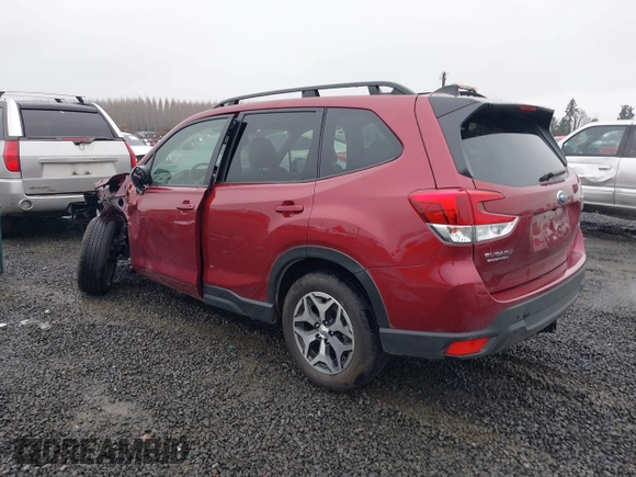 2024 Subaru Forester Premium with VIN JF2SKADC8RH463095, listed as a IAAI auction lot 41514816 with 9,041 mi miles. Bid and sale history available at carsss.com. Image 3.
