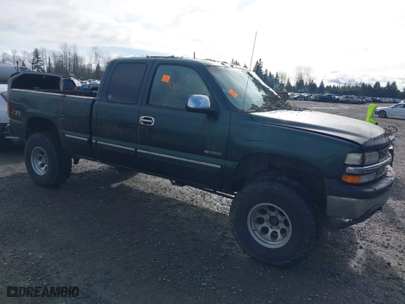 2002 Chevrolet Silverado 1500 LT with VIN 1GCEK19T32E123171, listed as a IAAI auction lot 41414530 with 203,090 mi miles. Bid and sale history available at carsss.com. Image 1.
