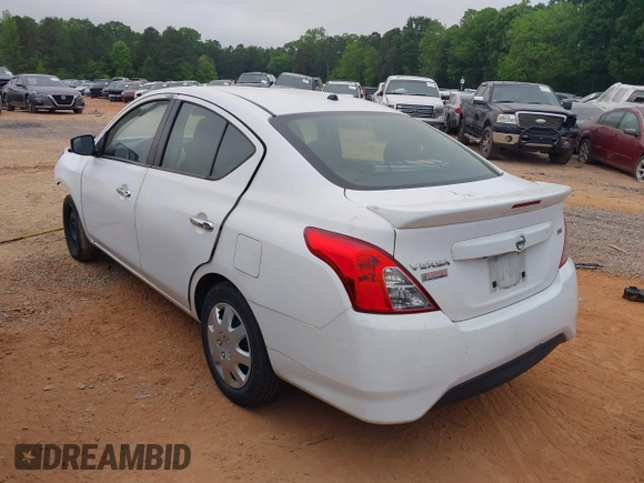 2019 Nissan Versa SV z VIN 3N1CN7AP9KL842119, wystawiony jako IAAI lot #42117192 z przebiegiem 102 475 mil mil oraz . Historia ofert i sprzedaży dostępna na DreamBid. Obrazek 3.