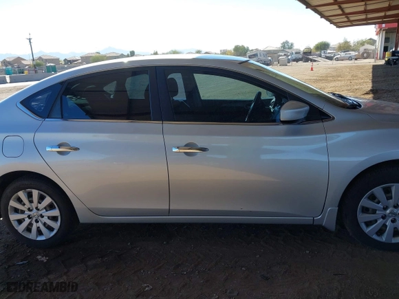 2013 Nissan Sentra SR with VIN 3N1AB7AP5DL635584, listed as a IAAI auction lot 41686634 with 137,203 mi miles. Bid and sale history available at carsss.com. Image 13.