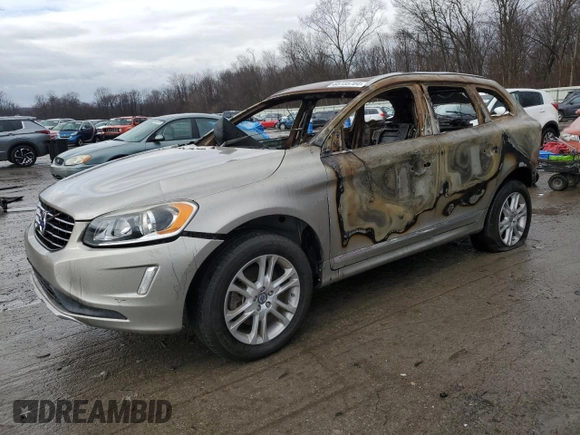 2015 Volvo XC60 T5 z VIN YV4612RK6F2666104, wystawiony jako Copart lot #85735704 z przebiegiem Nie podano mil oraz Szkoda całkowita • Salvage title. Historia ofert i sprzedaży dostępna na DreamBid. Obrazek 1.